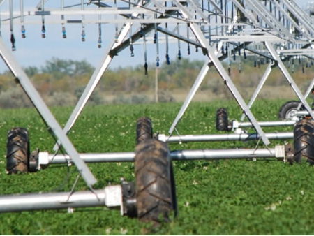 Center Pivot Irrigation System  (Towable Pivot)