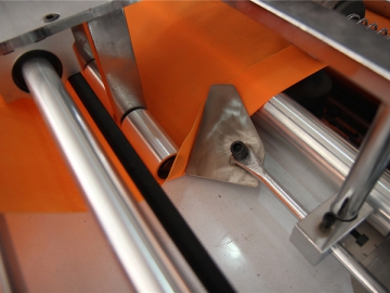 Semi Automatic Non-woven Flat Type Bag Making Machine, WFB-D600
