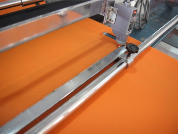 Semi Automatic Non-woven Flat Type Bag Making Machine, WFB-D600