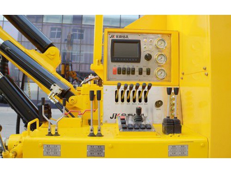 Integrated Hydraulic Crawler Mounted DTH Drilling Rig