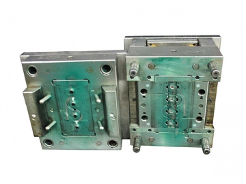 Injection Mould for Traffic Light Lens