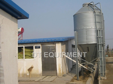 Feed Bins and Feed Conveying System