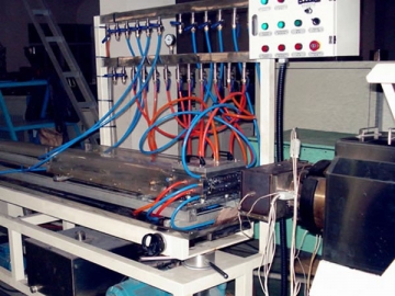 Vacuum calibration cooling table