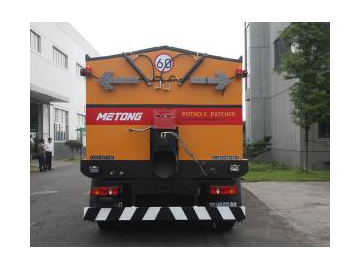 LMT5160TYHB Hot Mix Transporter Road Maintenance Equipment