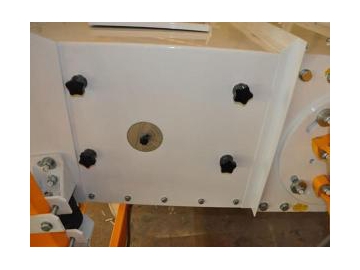 Self Balanced Vibratory Separator