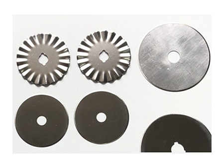 Toothed Blades and Serrated Blades