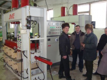 Radio Frequency Press  Curved Plywood Press
