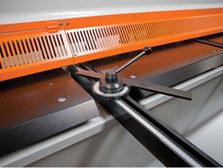 CNC Hydraulic Guillotine with Variable Rake