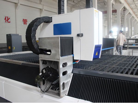 700w CNC Fiber Laser Cutting Machine