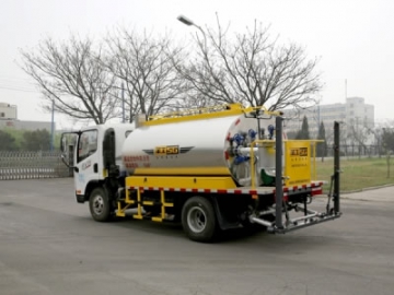 Asphalt Distributor Truck and Trailer