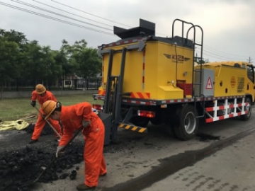 Asphalt Pavement Maintenance Truck