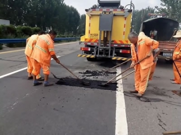 Asphalt Pavement Maintenance Truck