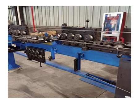 Self Supporting Girder Steel Decking Machine