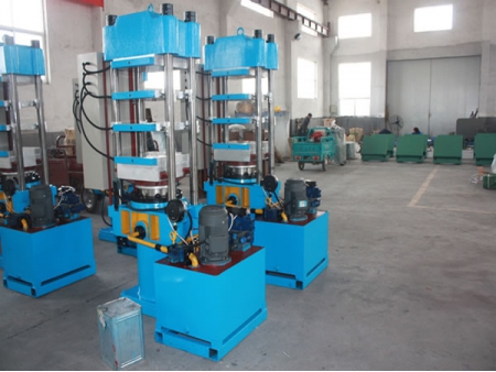 Rubber Vulcanizing Press (Column Type)