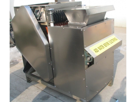 Raw Nuts Peeling Machine