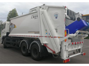 Refuse Compactor Truck