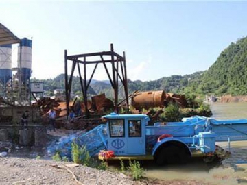 Trash Cleaning Boat in Sangzhi County