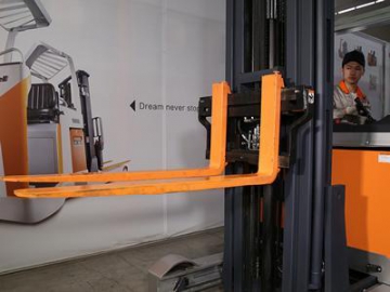 FRB 2,000kg Electric Reach Truck