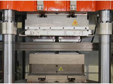 DW3 3-Station High Speed Thermoforming Machine