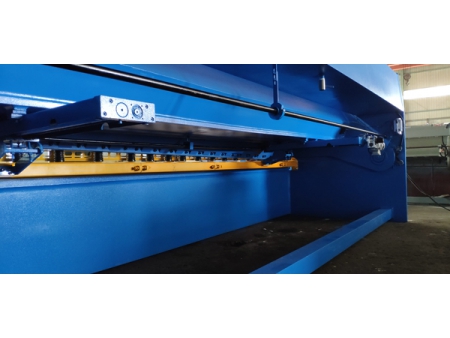 QC12K(Y) Hydraulic Swing Beam Shear