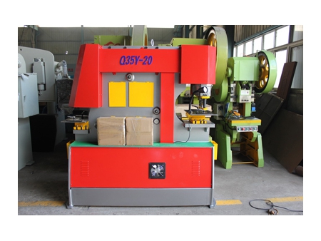 Hydraulic Ironworker                    (Steel Plate Punching, Shearing, Notching Machine)