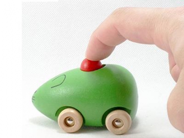 Wooden Toy Mouse Driven Car