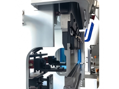 Electric Press Brake with Single Cylinder