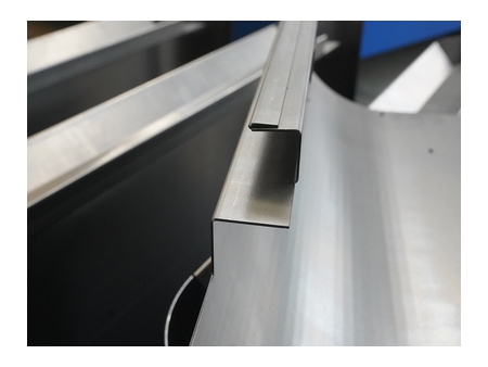 Fully Automatic Bending Center