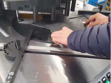 Variable Angle Hydraulic Corner Notcher