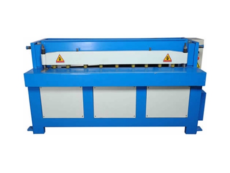 Sheet Metal Shearing Machine