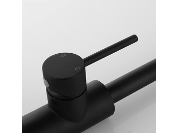 Single handle matte black kitchen faucet  SW-KF009