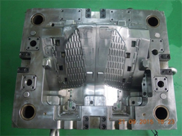 Injection Mold for Fog Lamp Cover