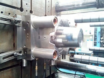 Injection Mold for Bucket