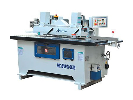 Straight Line Rip Saw