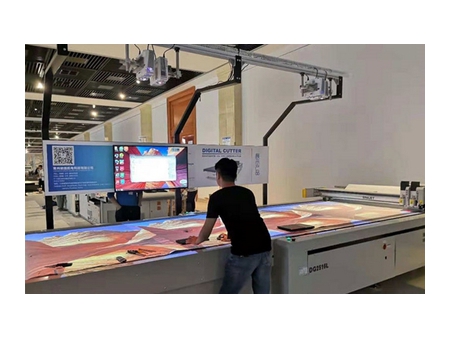 Digital Cutter for Textile/Garment Industry