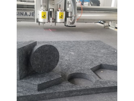Digital Cutter for Composite Material