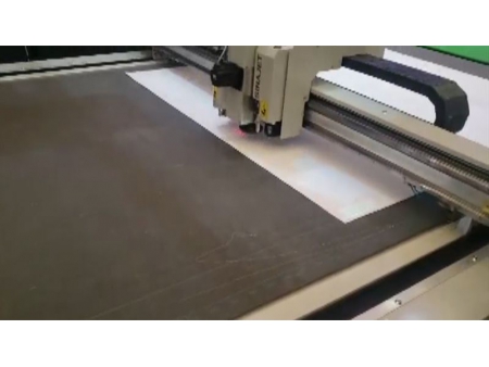 Digital Cutter for Textile/Garment Industry