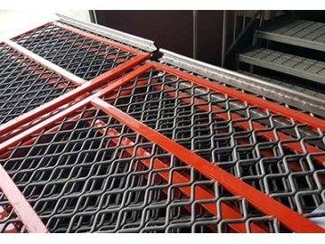 Tensioned Self-cleaning Screen