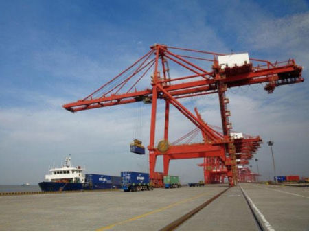 Ship-to-Shore Gantry Crane