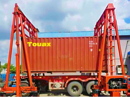 Container Straddle Carrier