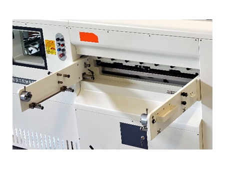 Semi-automatic Flatbed Die Cutting Machine, MWB Series