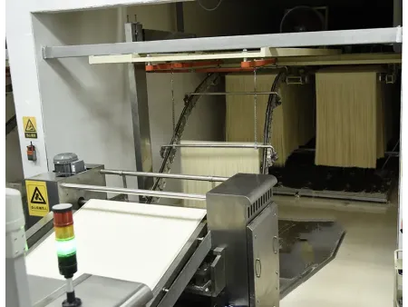 Swing Conveyor (Conveying to the Noodle Drying Rack)