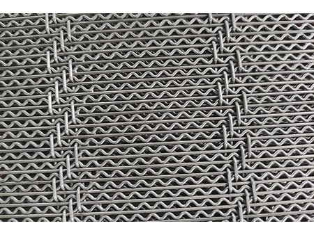 Triangular Pattern Self-Cleaning Screen