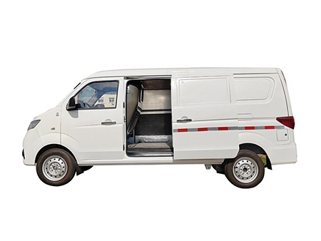 Electric Cargo Van 4.4 Meters