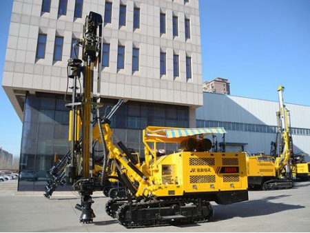 Integrated Hydraulic Crawler Mounted DTH Drilling Rig