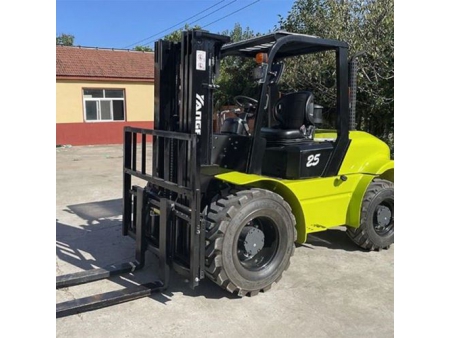 2-Wheel Drive Rough Terrain Forklift 2.5-4 Tonne