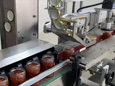 Cap Unscrambling & Placing Machine