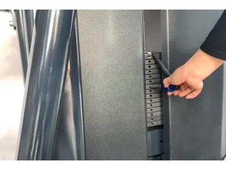 Glute Kick Machine