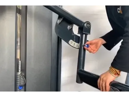 Glute Kick Machine
