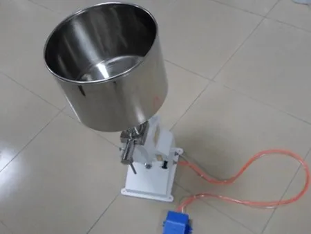 Semi-Automatic Liquid Filling Machine